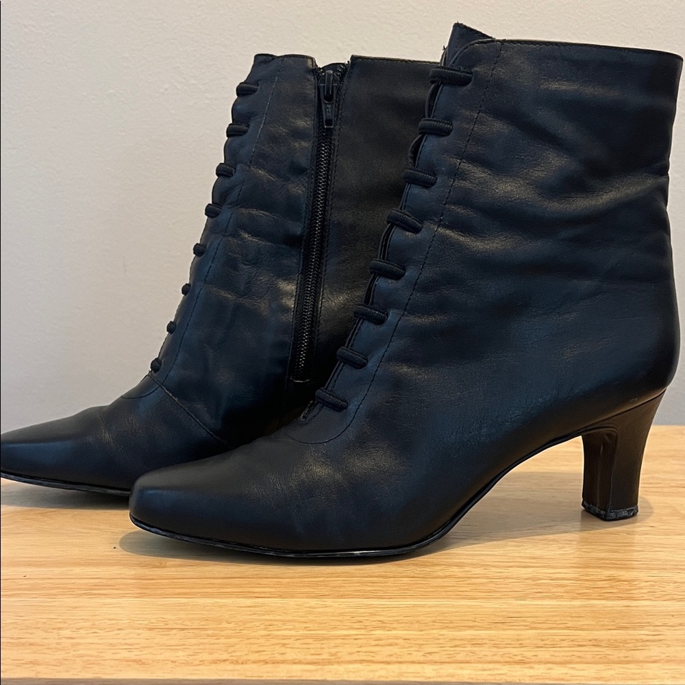 Alexis Black Leather Ankle Boots size 10M